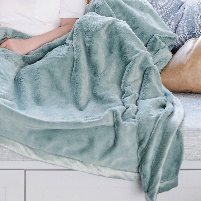 LUSH XL BLANKETS: Ballet Slipper
